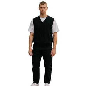 Alan Paine Luxury Knitwear Black Wool Sweater Vest Men’s UK 40R Classic V-Neck
